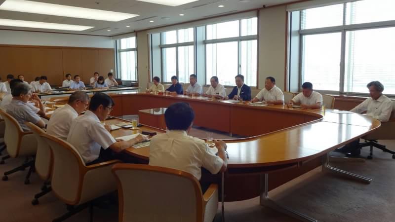 要望書提出の様子