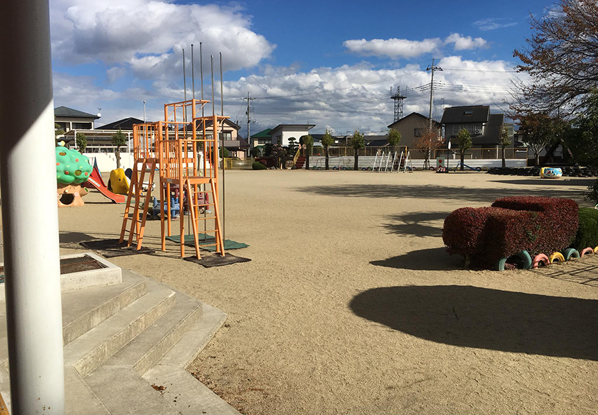 シャローム校庭と遊具